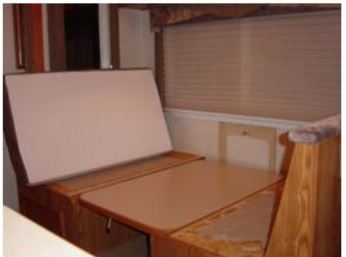 Dinette-3.JPG